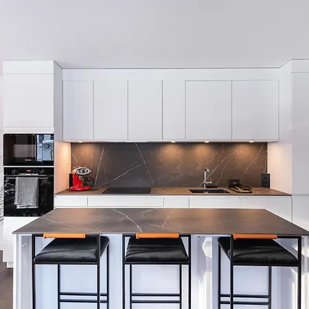 Silver - C - 4 Pieces Pour 5 Personnes 124 Apartment *